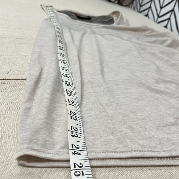 Sherpa Adventure Gear Cream Tank Top, Size Small - Picture 15 of 16